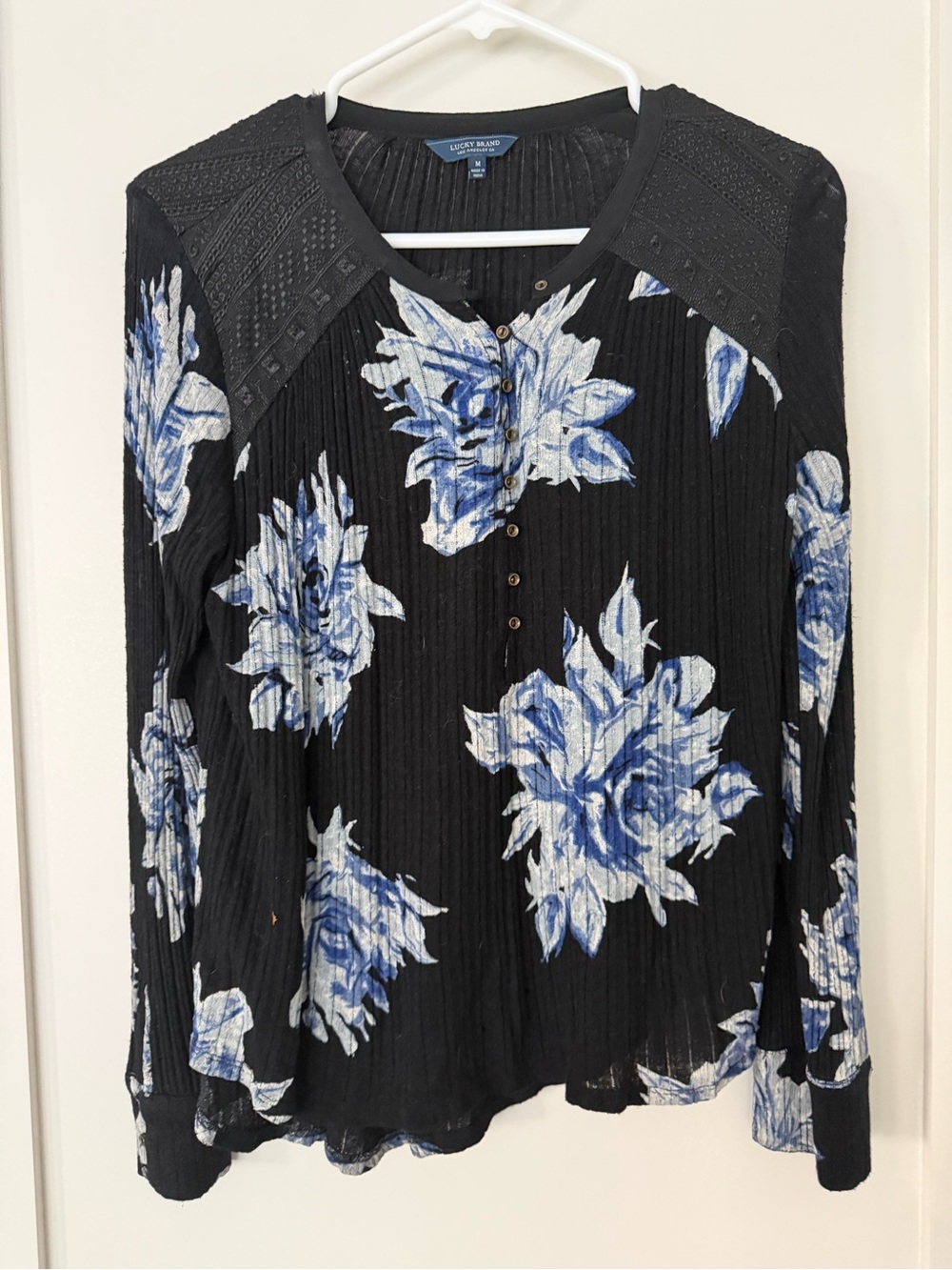 Lucky Brand Women’s Dark Blue Floral Long-Sleeve Henley Top Size M